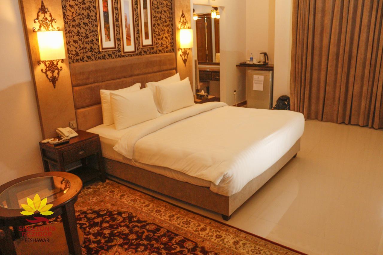 Shelton'S Rezidor Hotel Пешавар Екстериор снимка