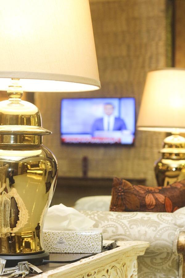 Shelton'S Rezidor Hotel Пешавар Екстериор снимка