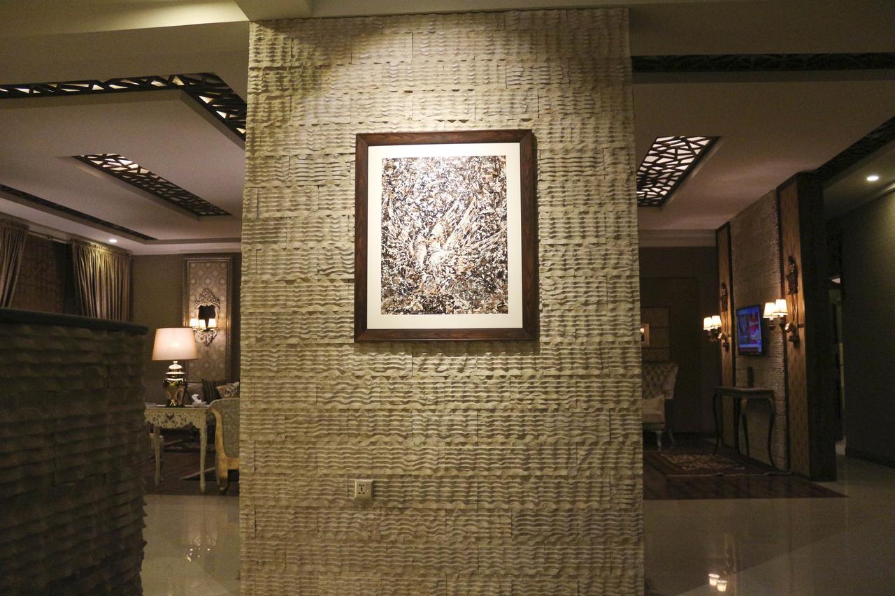 Shelton'S Rezidor Hotel Пешавар Екстериор снимка